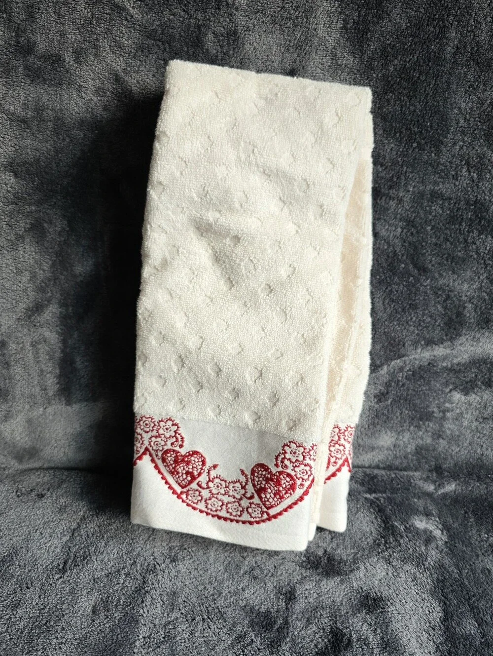New The Scallop Edge Embroidered Heart Bathroom hand Towel Target Threshold 2026